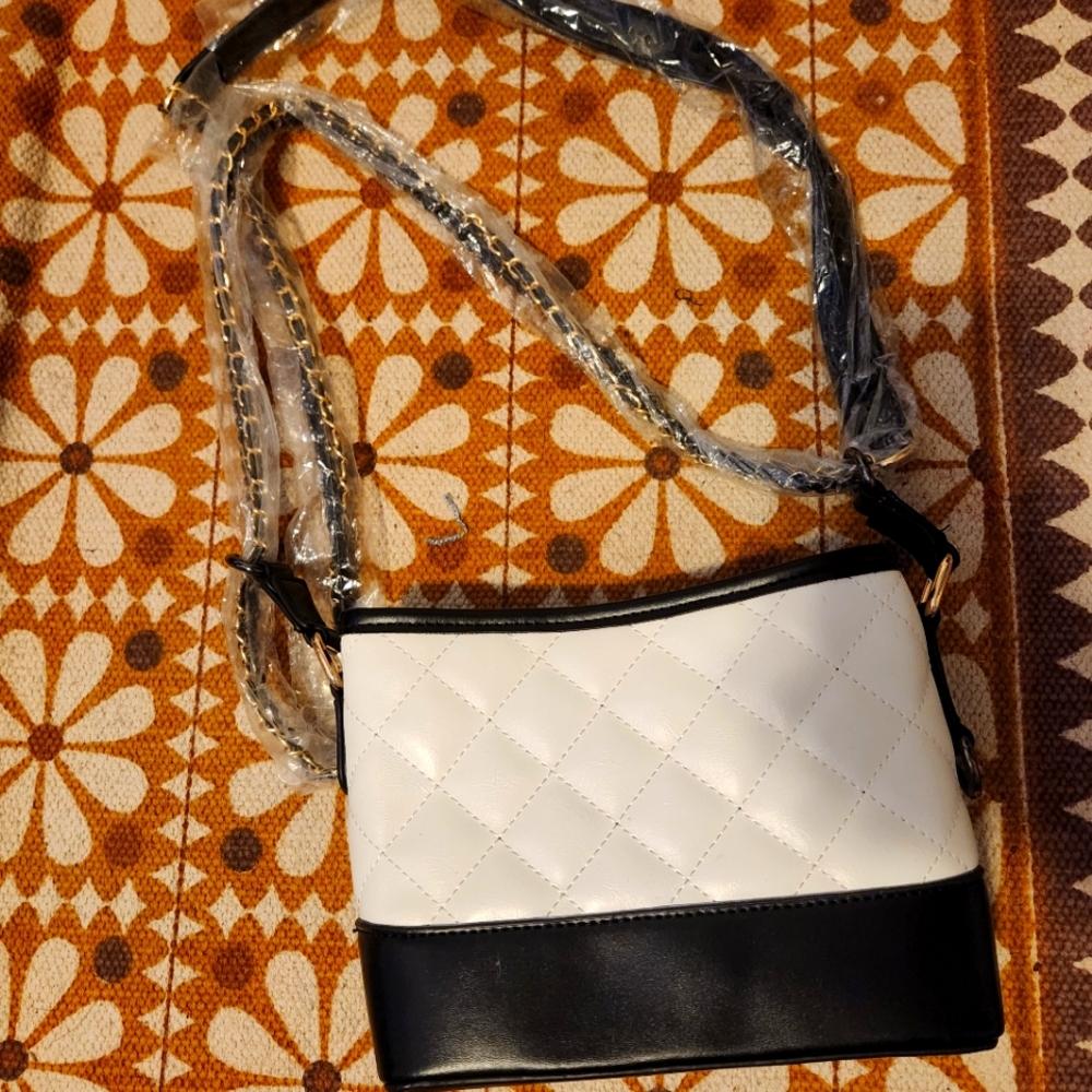 Black and white quilted fashion purse